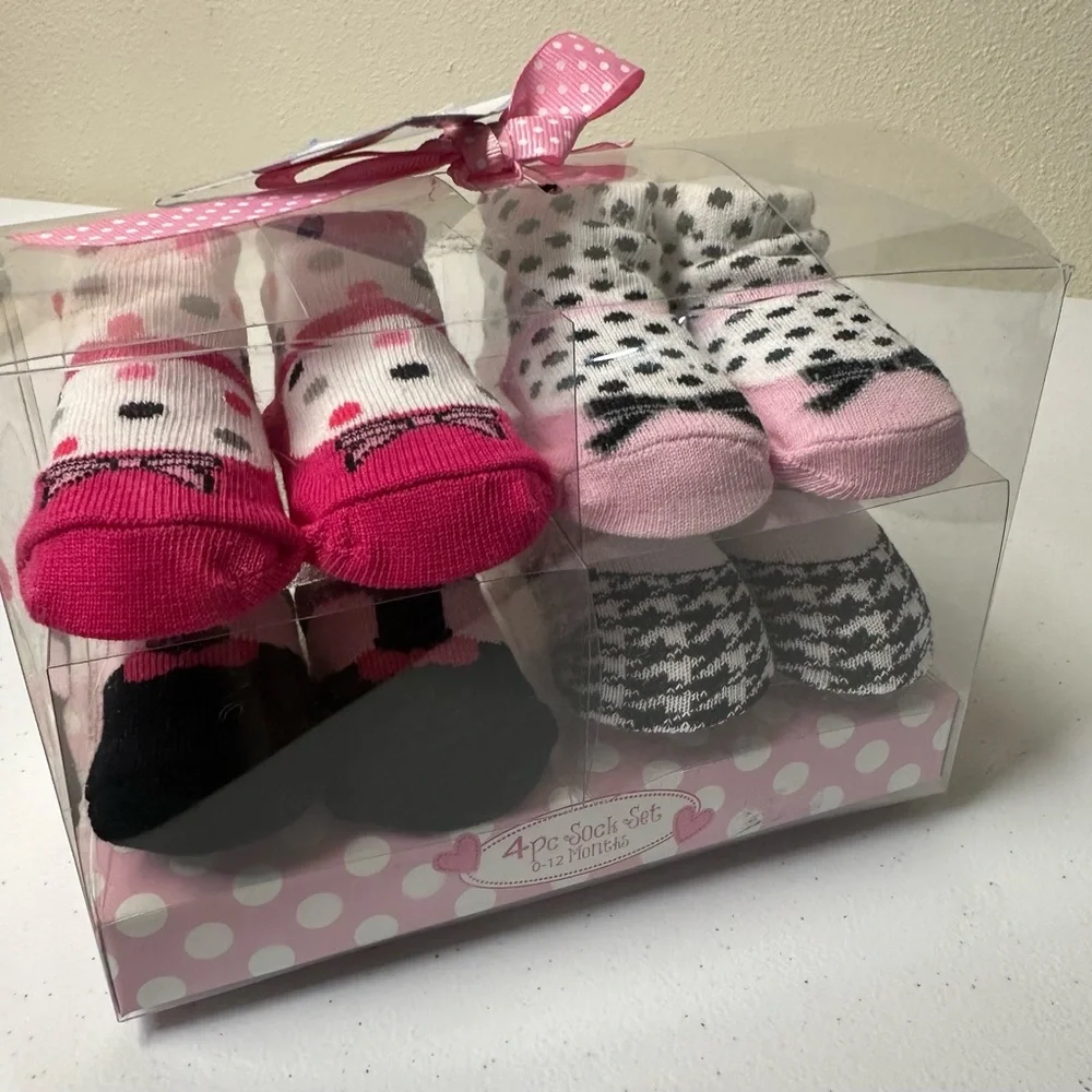 Cutie Pie/Hudson Baby 0-12 mos Socks Mittens and Bows NWT